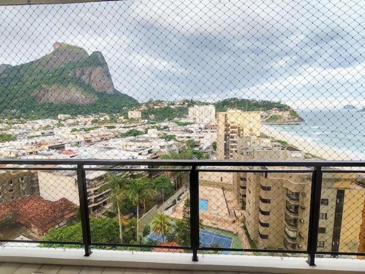 Praia Do Pepe - Barra Da Tijuca - Olegario Maciel Rio de Janeiro
